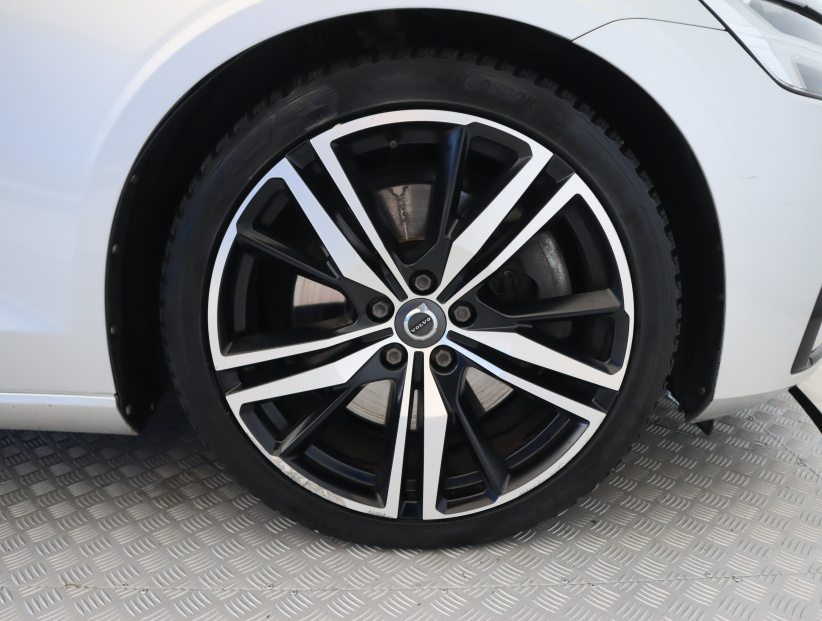 Volvo V60, 2022