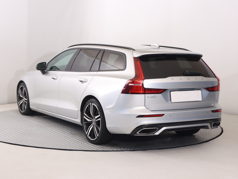 Volvo V60, 2022