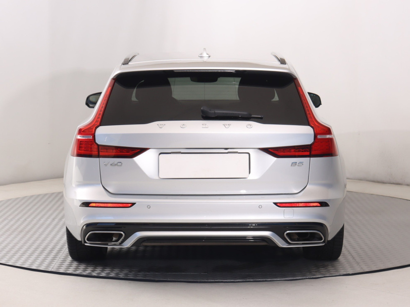 Volvo V60, 2022