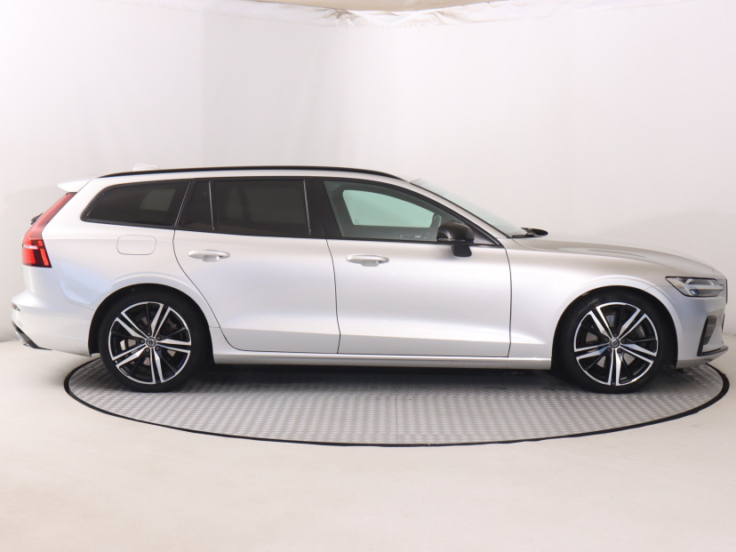 Volvo V60, 2022