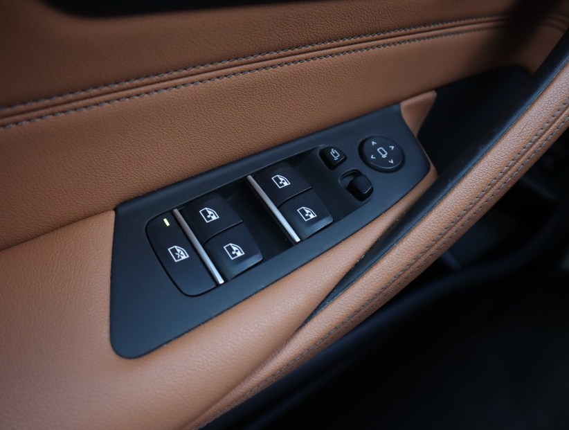 BMW 5, 2023