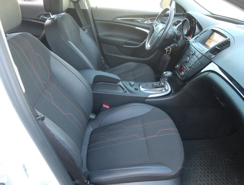 Opel Insignia, 2012