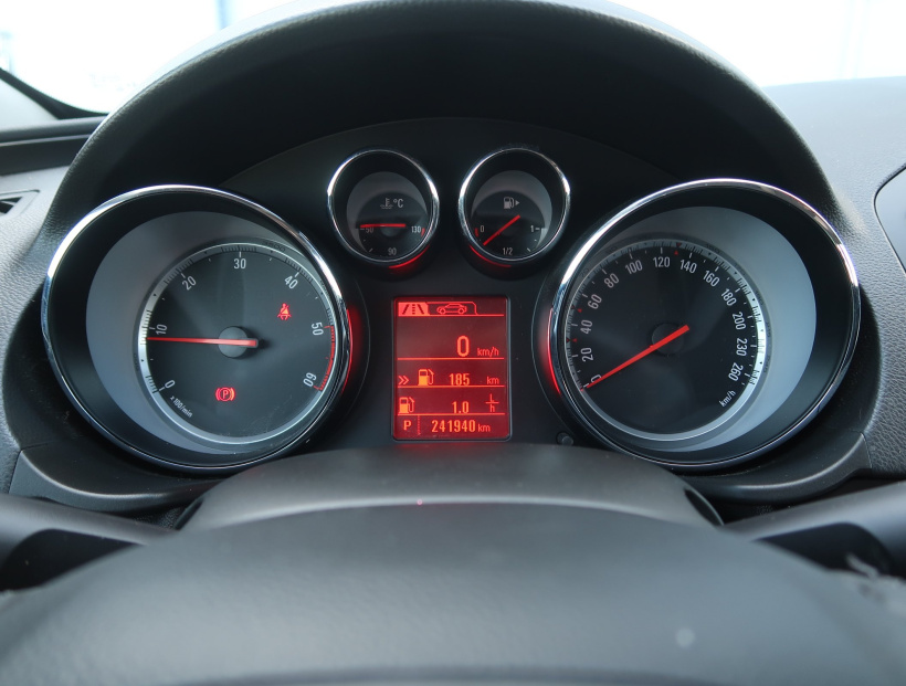 Opel Insignia, 2012
