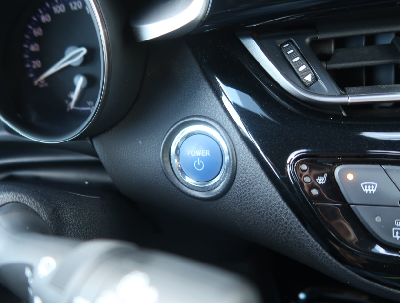Toyota C-HR, 2017