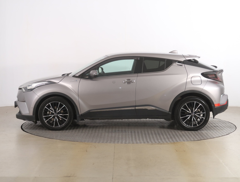 Toyota C-HR, 2017