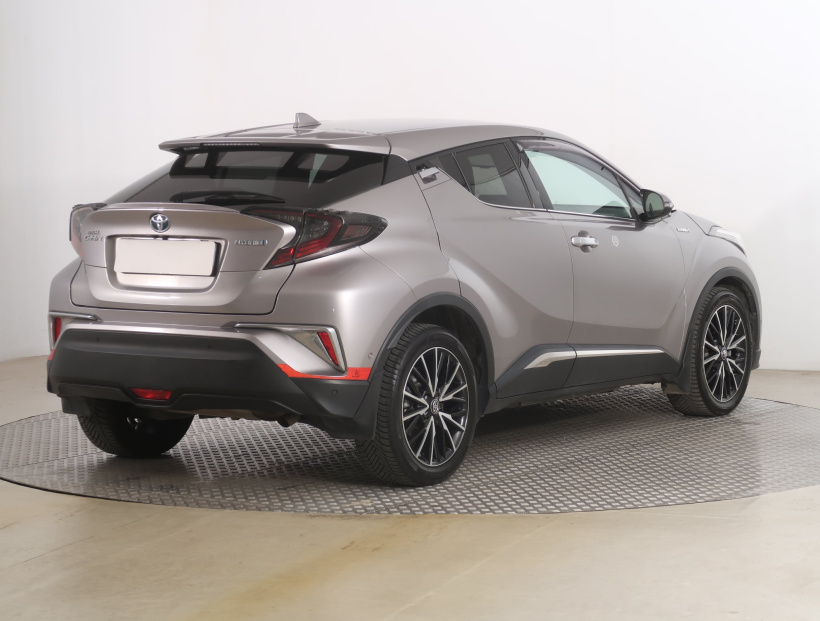 Toyota C-HR, 2017