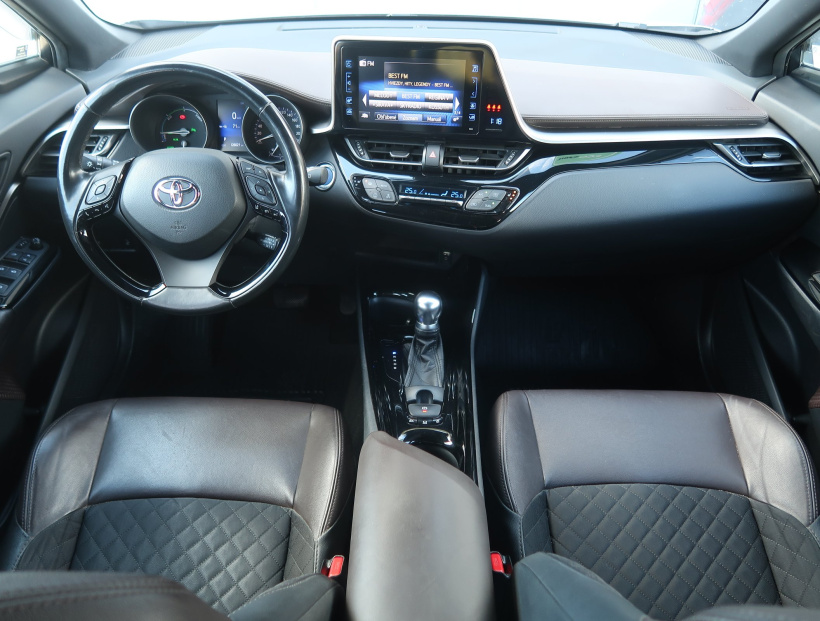 Toyota C-HR, 2017