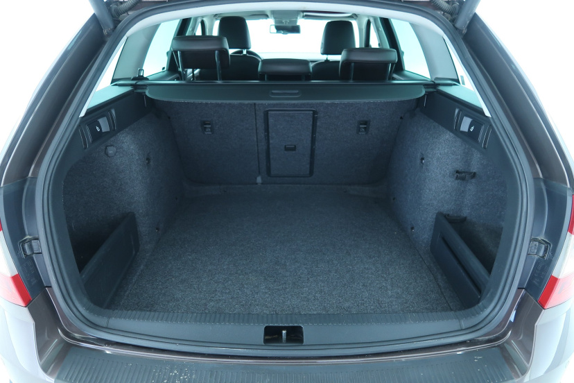 Škoda Octavia Scout, 2016