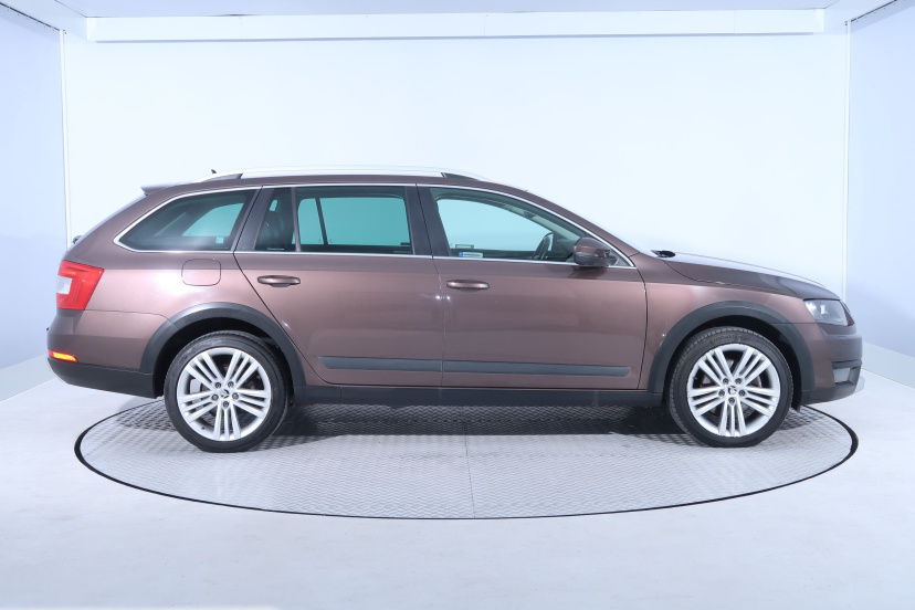 Škoda Octavia Scout, 2016