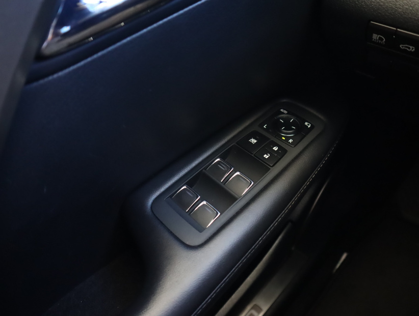 Lexus RX, 2021