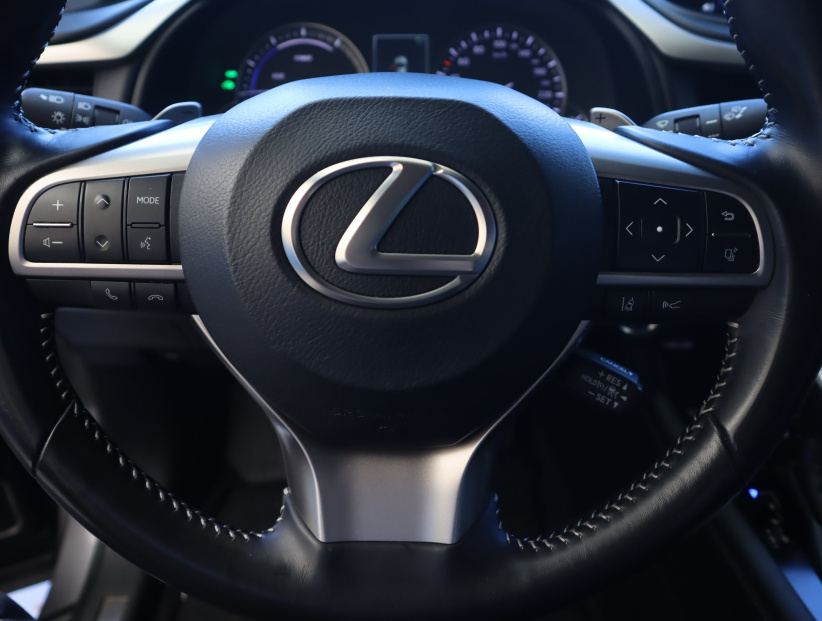 Lexus RX, 2021