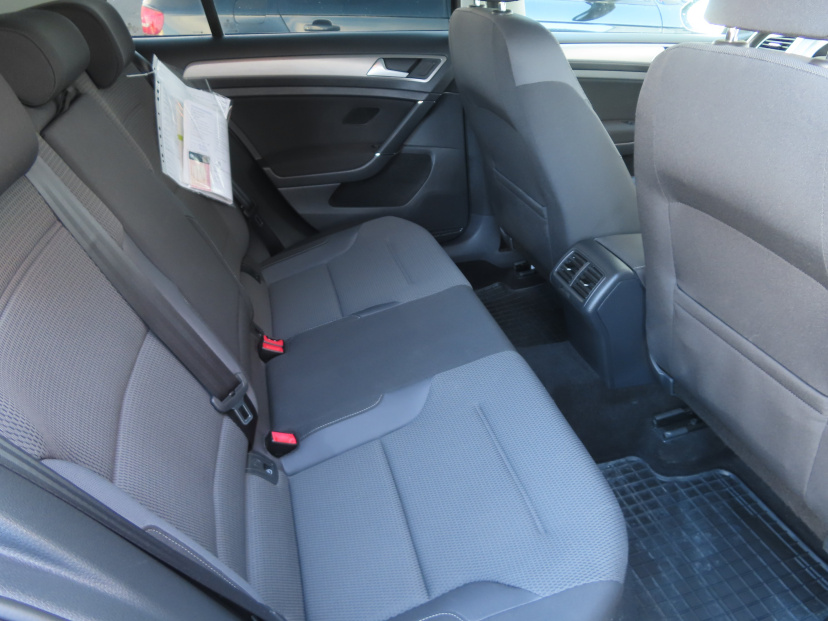 Volkswagen Golf, 2015