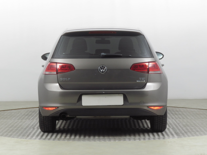Volkswagen Golf, 2015