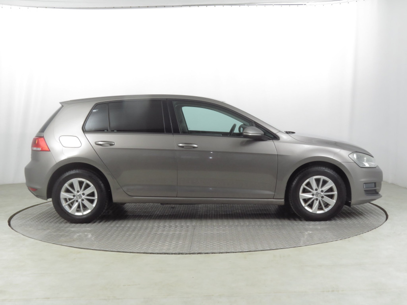 Volkswagen Golf, 2015