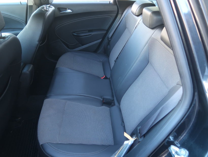 Opel Astra, 2013