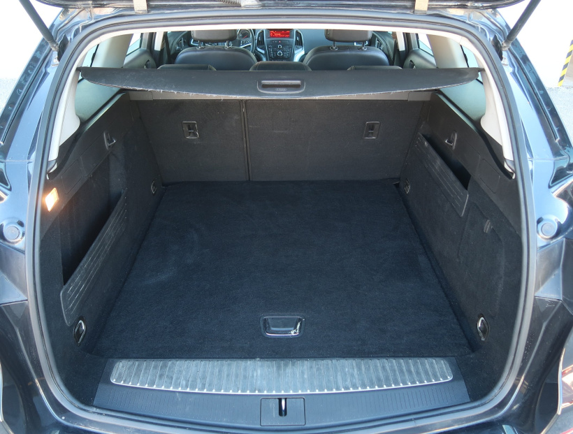 Opel Astra, 2013
