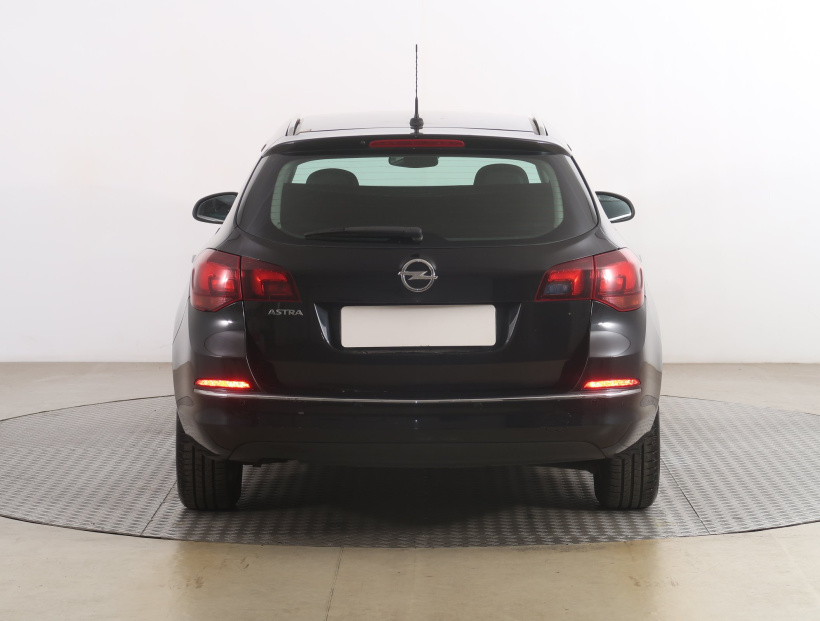 Opel Astra, 2013