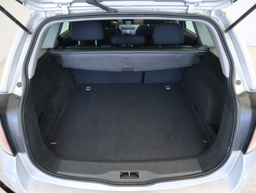 Opel Astra, 2012