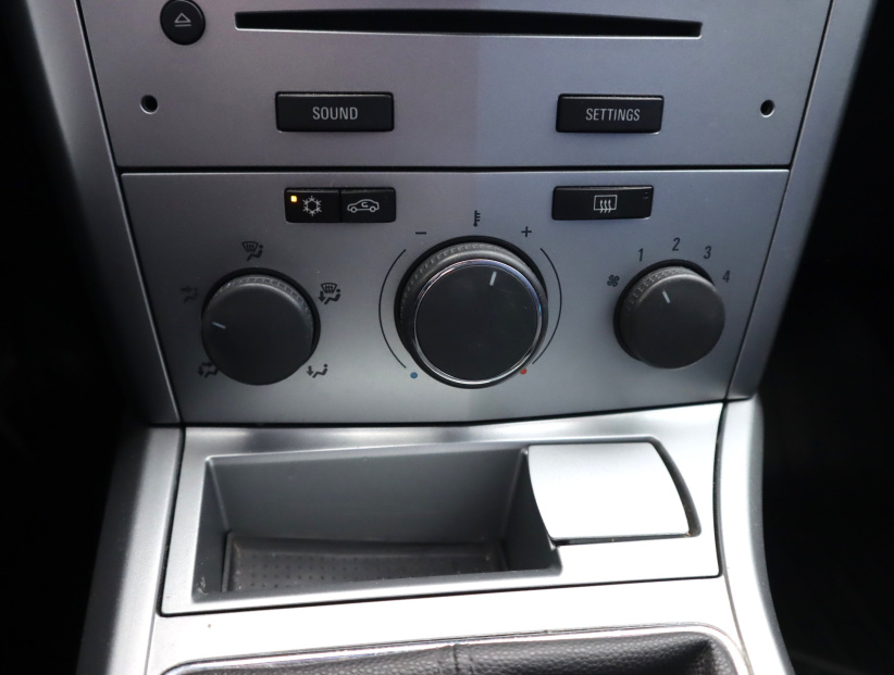 Opel Astra, 2012