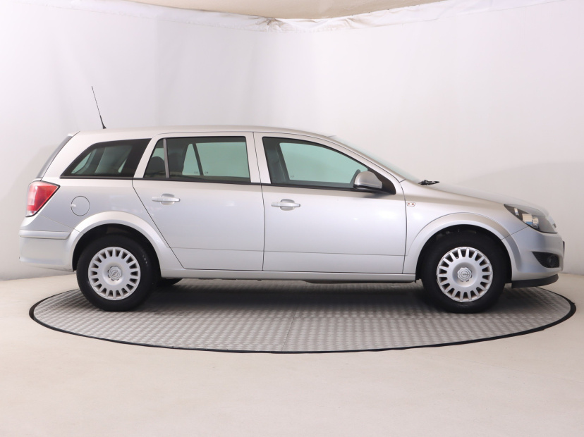 Opel Astra, 2012