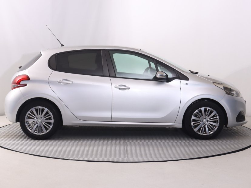 Peugeot 208, 2017