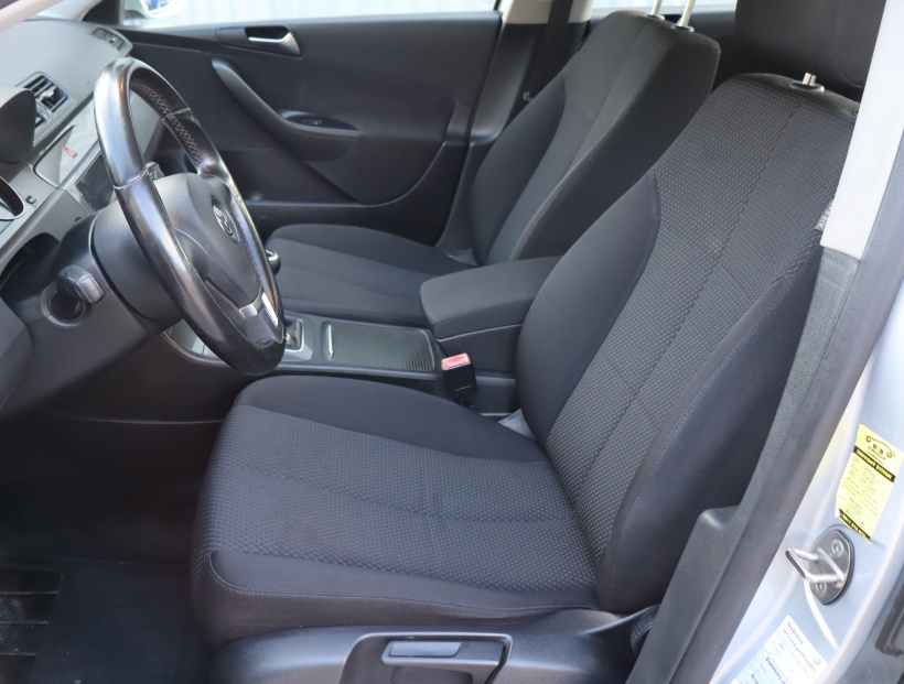 Volkswagen Passat, 2010