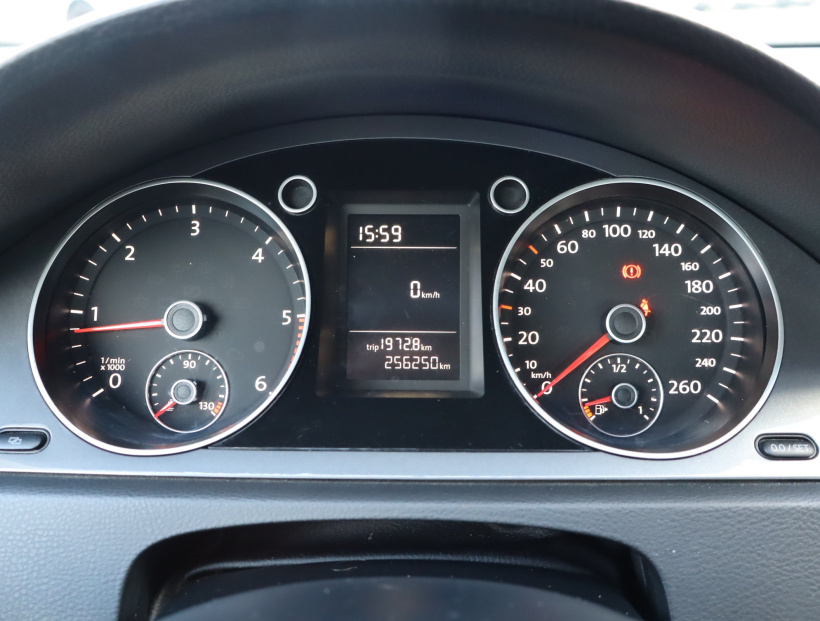 Volkswagen Passat, 2010