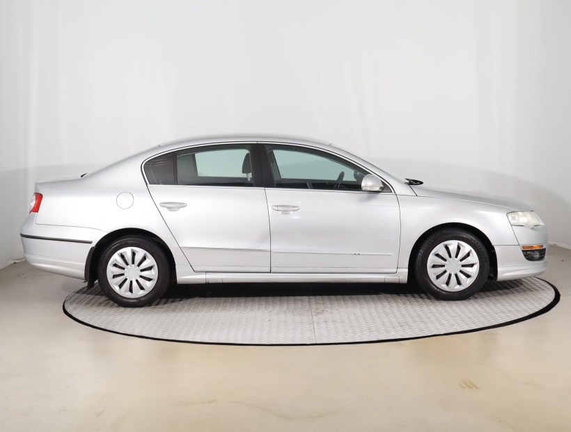 Volkswagen Passat, 2010