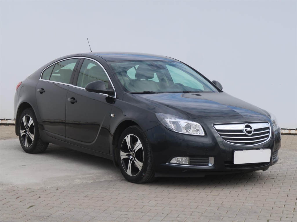 Opel Insignia, 2011