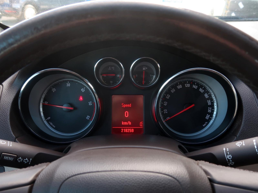 Opel Insignia, 2011
