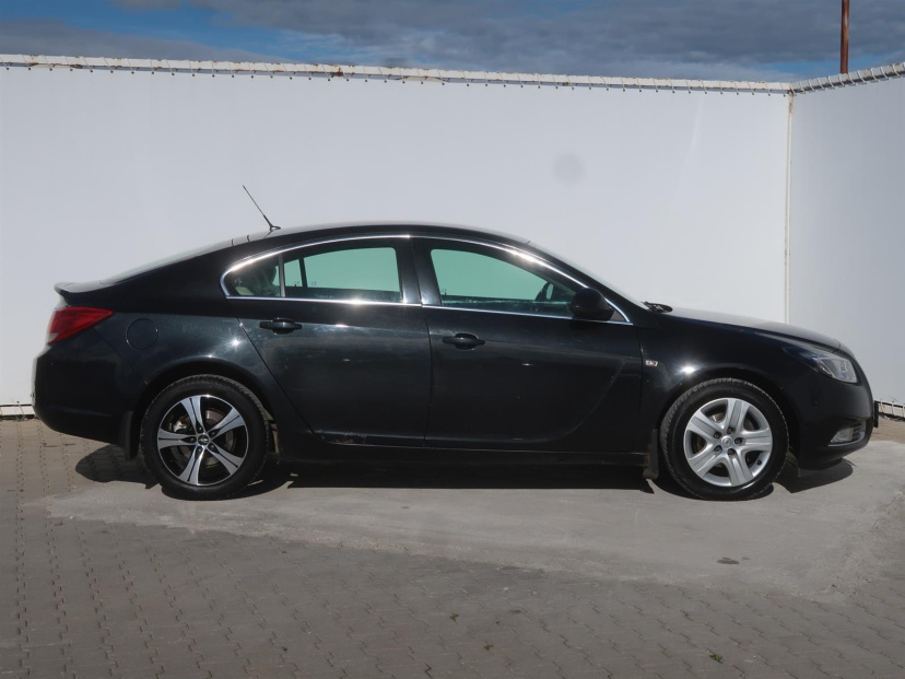 Opel Insignia, 2011