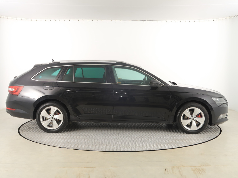 Škoda Superb, 2016