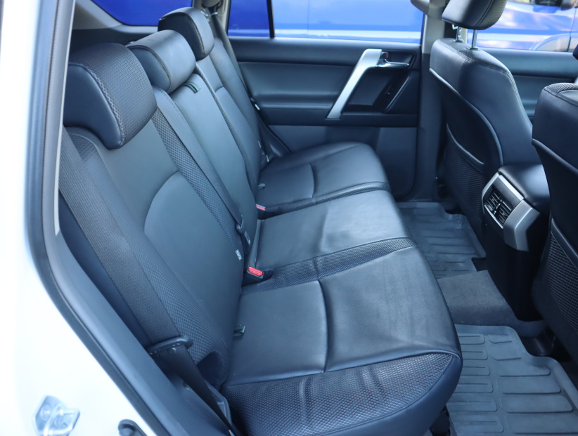 Toyota Land Cruiser, 2012
