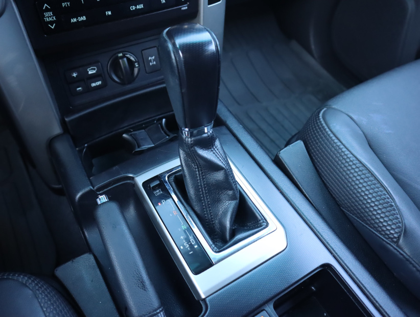 Toyota Land Cruiser, 2012