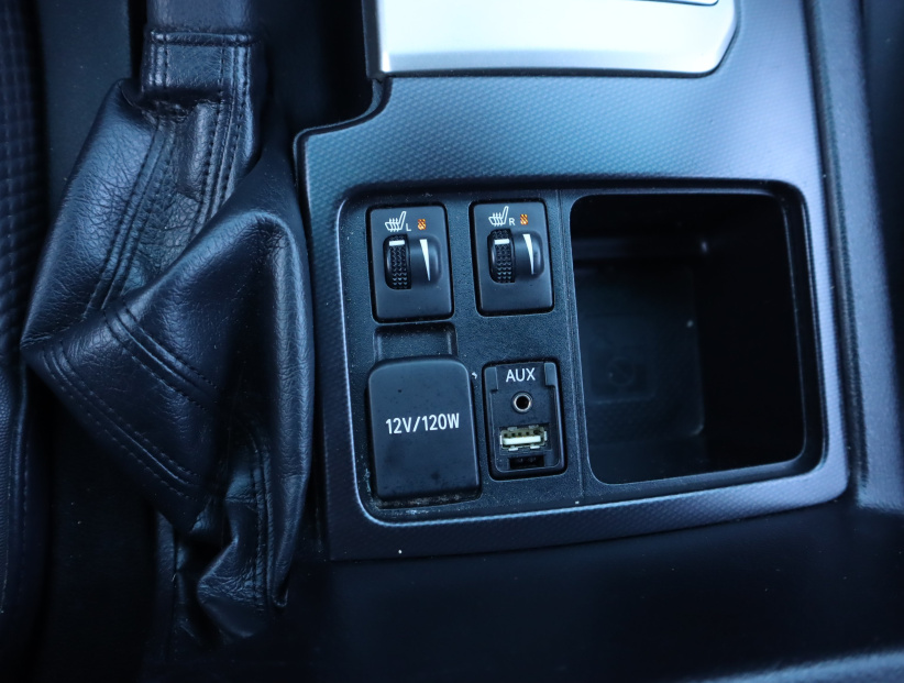 Toyota Land Cruiser, 2012