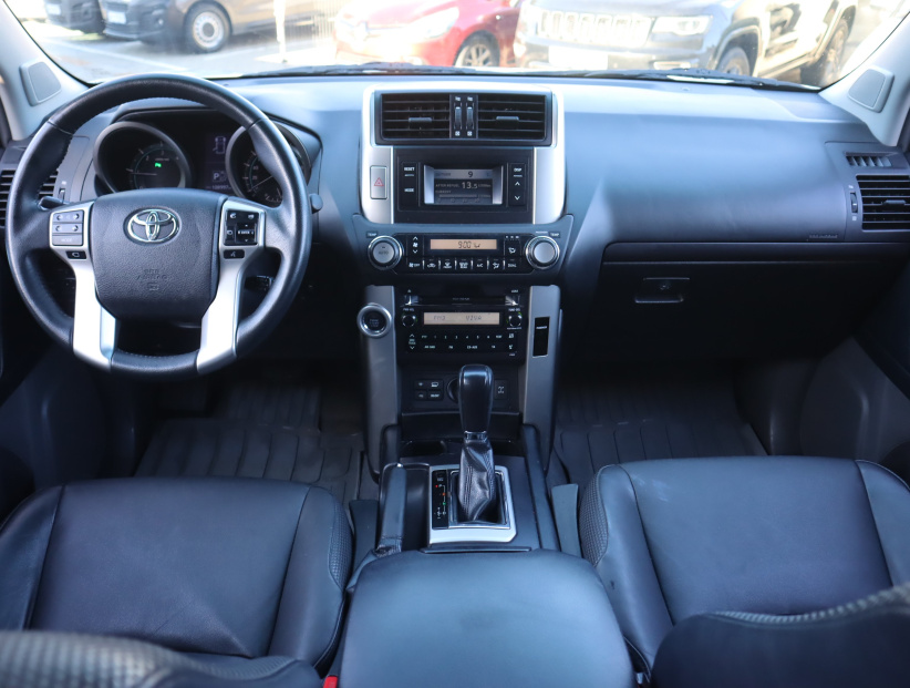 Toyota Land Cruiser, 2012