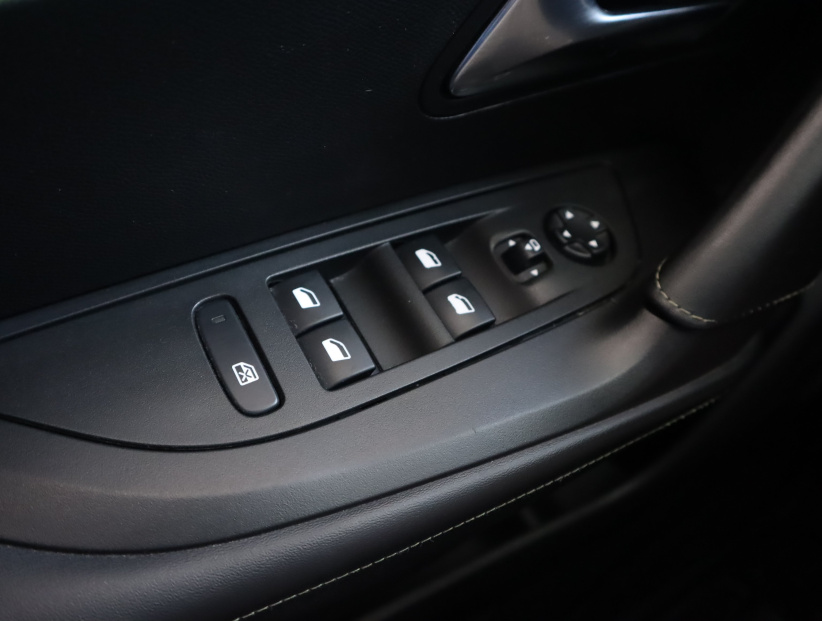 Peugeot 2008, 2020