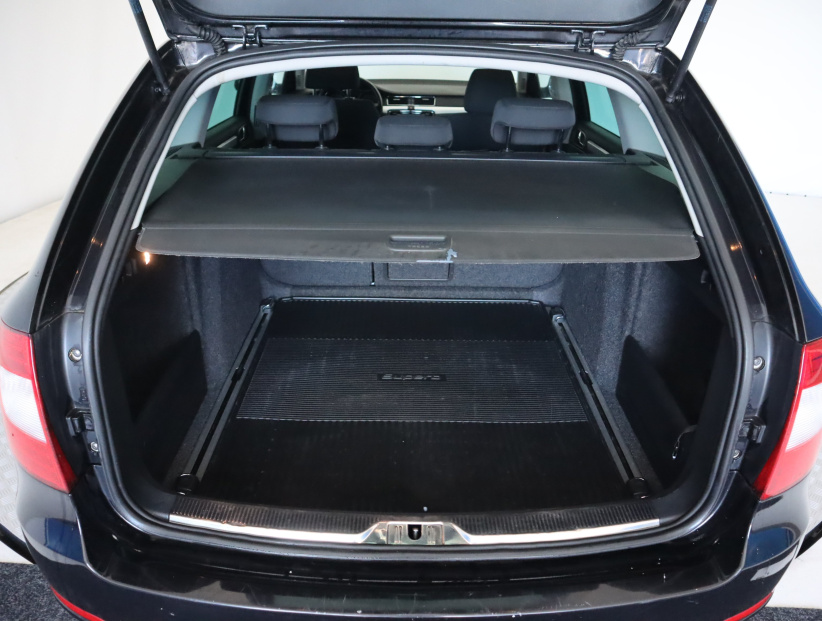 Škoda Superb, 2012