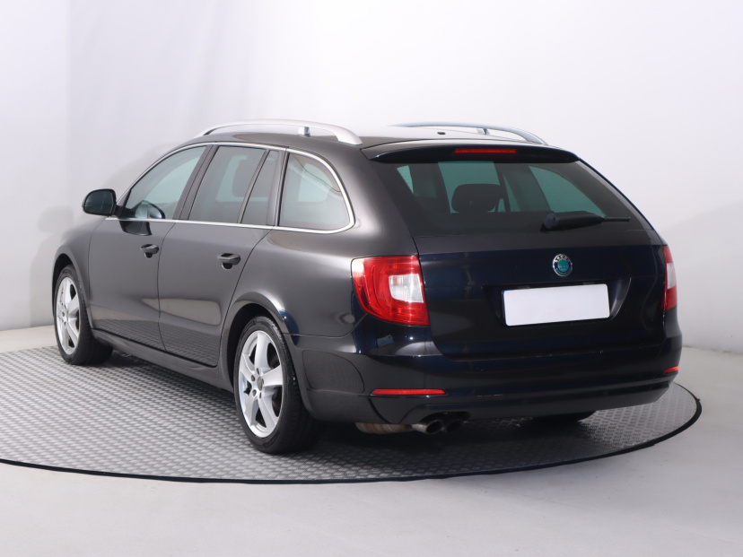 Škoda Superb, 2012