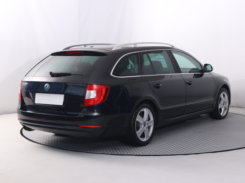 Škoda Superb, 2012