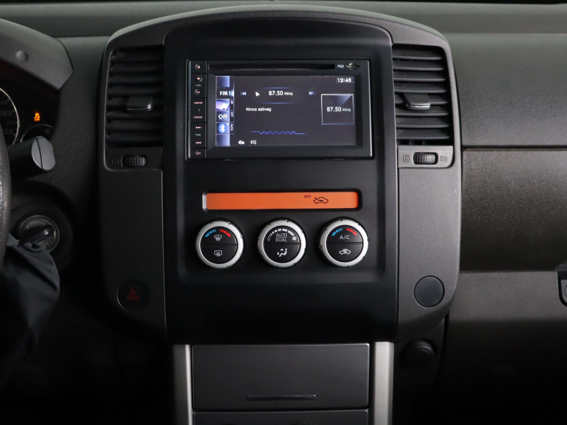 Nissan Navara, 2015