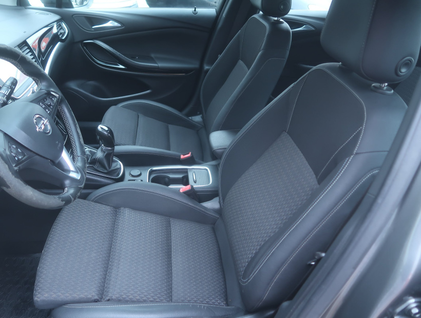 Opel Astra, 2019