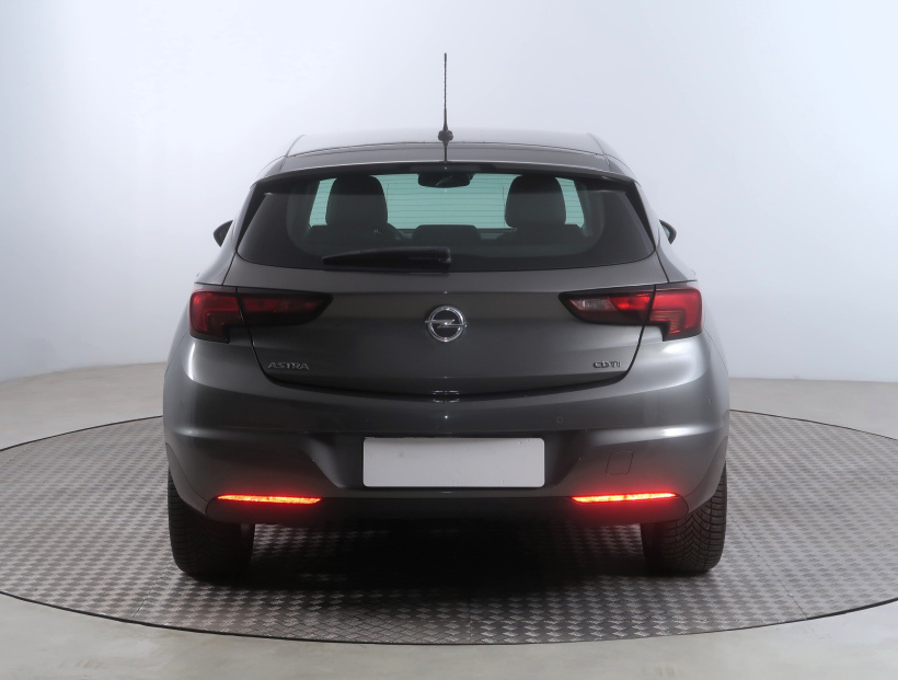 Opel Astra, 2019