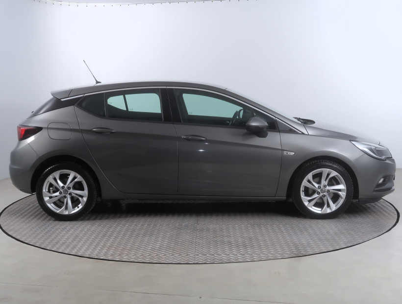 Opel Astra, 2019