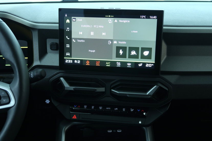 Dacia Bigster, 2025