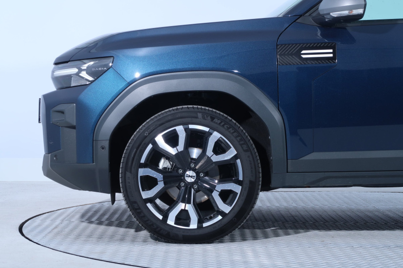 Dacia Bigster, 2025