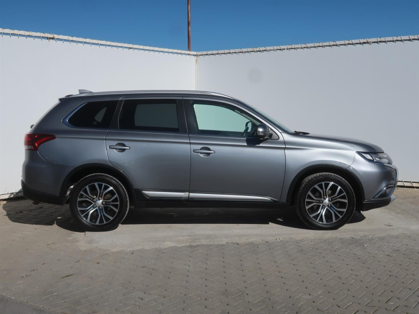 Mitsubishi Outlander, 2017