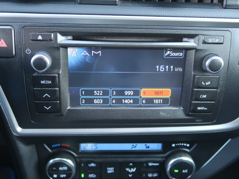 Toyota Auris, 2013