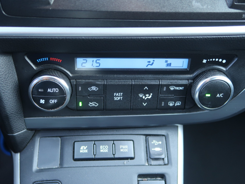 Toyota Auris, 2013