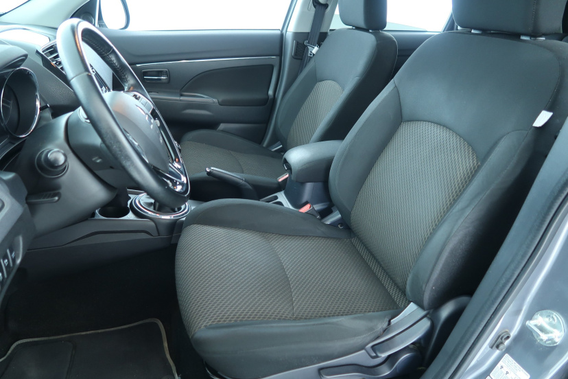 Mitsubishi ASX, 2015